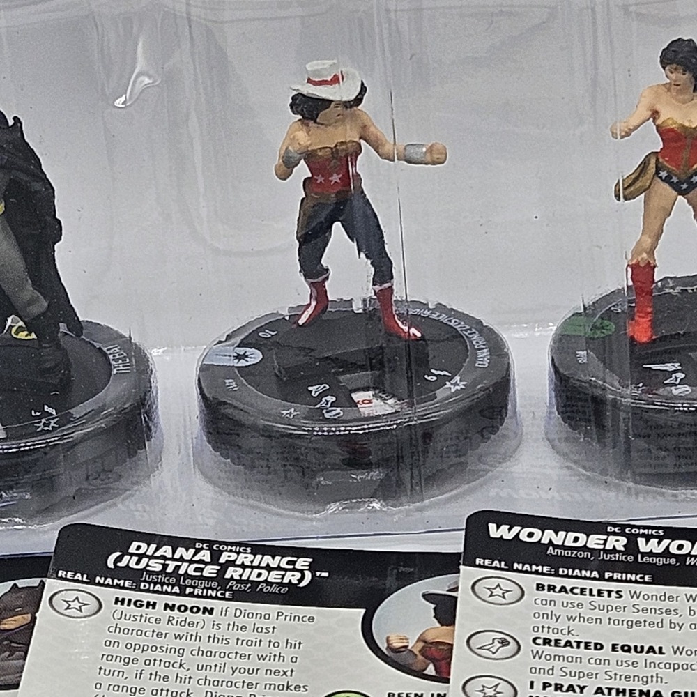 Lot of 5 DC HeroClix Flashpoint Figures with Cards - The Bat, Wonder Woman, The - Picture 3 of 6